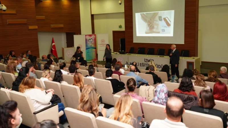 İzmir'de Öğretmenlere 'Okulda Tip 1 Diyabet Yönetimi' Eğitimi Verildi
