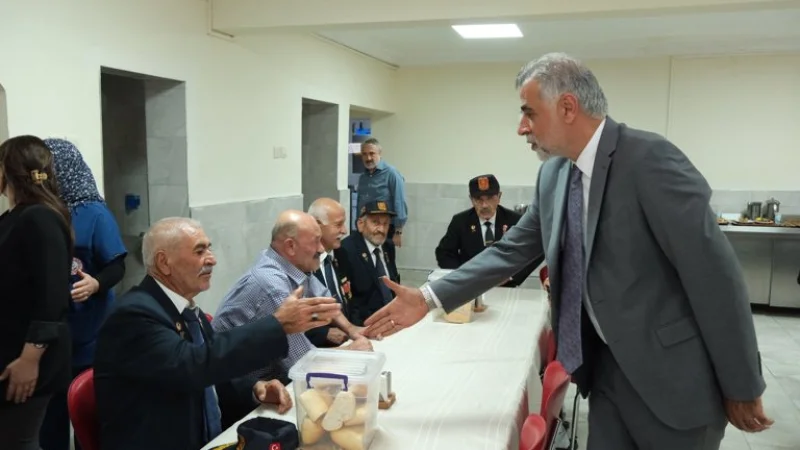 Kahramanmaraş'ta Gaziler ve Halk Ozanlarından Huzurevi Sakinlerine Moral Ziyareti