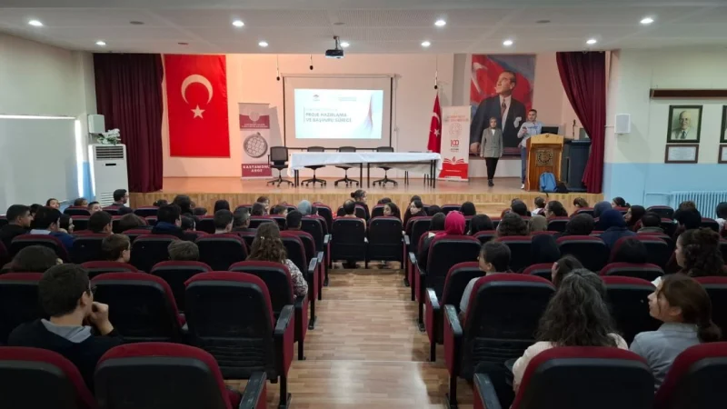 Kastamonu'da Öğrencilere ve Öğretmenlere TÜBİTAK Proje Eğitimi
