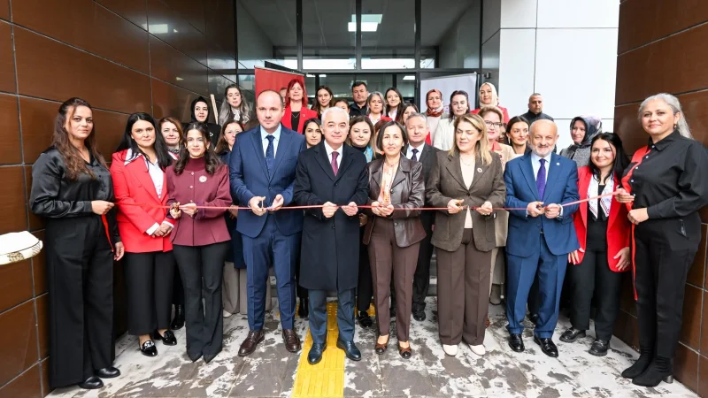 Kırklareli'nde 'Üreten Kadınlarla Yaşayan Cumhuriyet' Sergisi