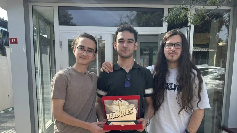Liseli Gençlerin Buzul İzleme Sistemi Antarktika Yolcusu