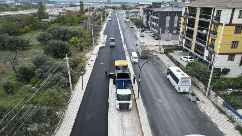 Manisa'nın Soma İlçesinde 3 Kilometrelik Asfalt Çalışması Sürüyor