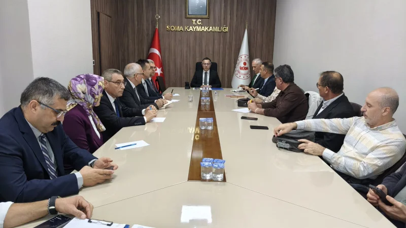 Manisa'nın Soma İlçesinde Ortaöğretim Kurumları Değerlendirme Toplantısı Gerçekleştirildi