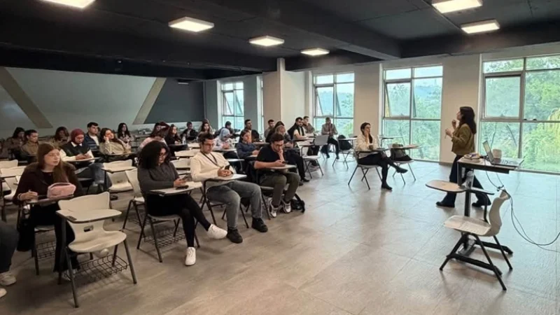 Mudanya Üniversitesi'nde 'İyilik Var' Platformu Tanıtıldı