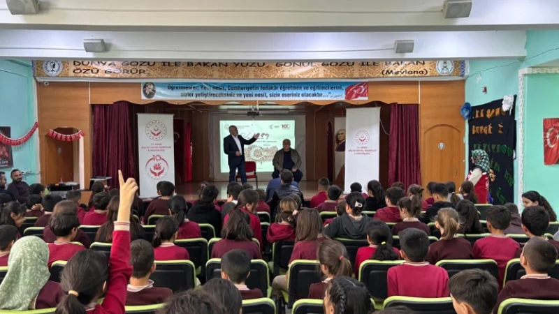Niğde'de Gaziler Öğrencilerle 'Vatan ve Kahramanlık' Buluşmasında Bir Araya Geldi