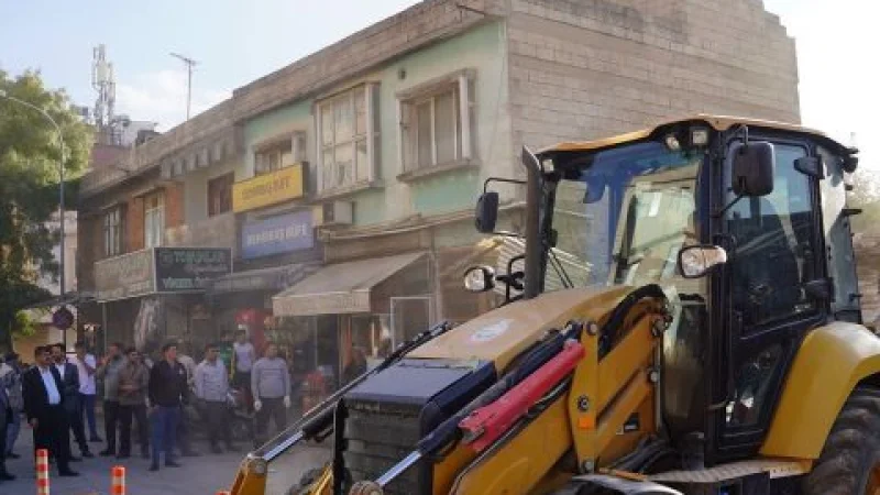 Oğuzeli'nde Barak Caddesi Kentsel Dönüşüm Çalışmaları Başladı