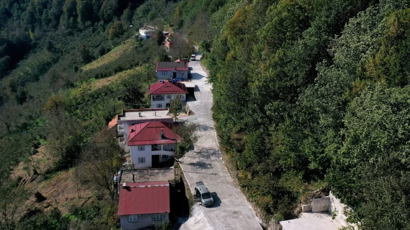 Ordu'nun İkizce İlçesinde Beton Yol Çalışmaları Sürüyor