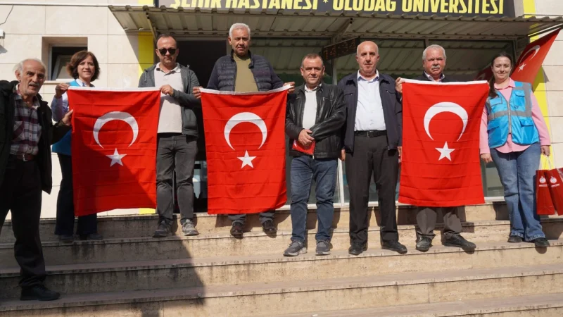 Orhangazi'de 29 Ekim Coşkusu: Cadde ve Meydanlar Bayraklarla Donatıldı