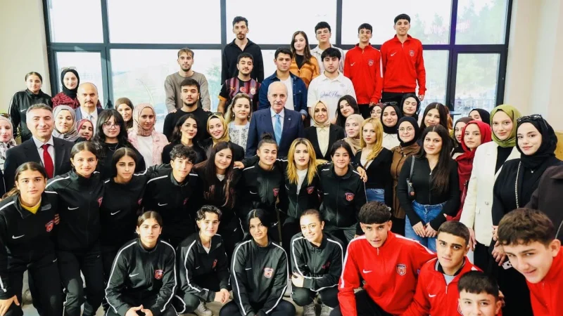 TBMM Başkanı Numan Kurtulmuş, Batman'da Gençlerle Buluştu