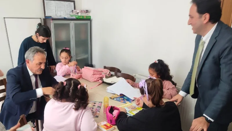 Trabzon'da Vali Yardımcısı Bolat'tan Çocuk Evlerine Ziyaret