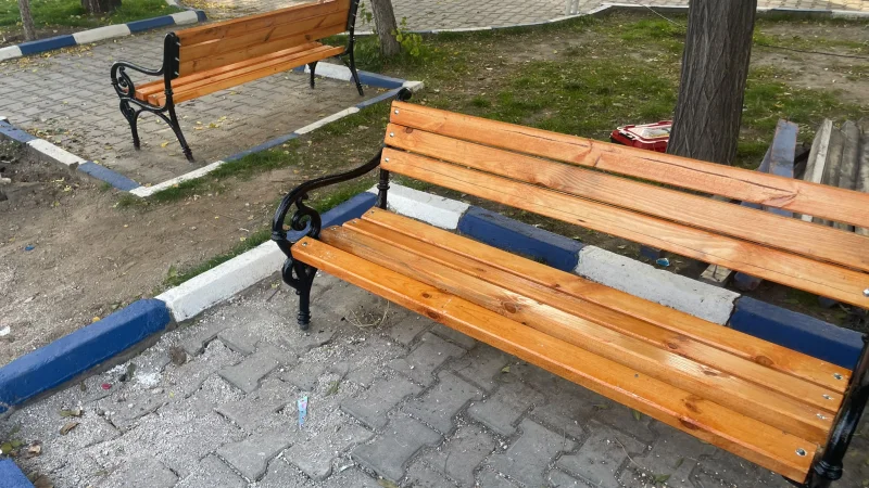 Van'ın Erciş İlçesinde Park ve Yeşil Alanlarda Revizyon Çalışmaları Sürüyor