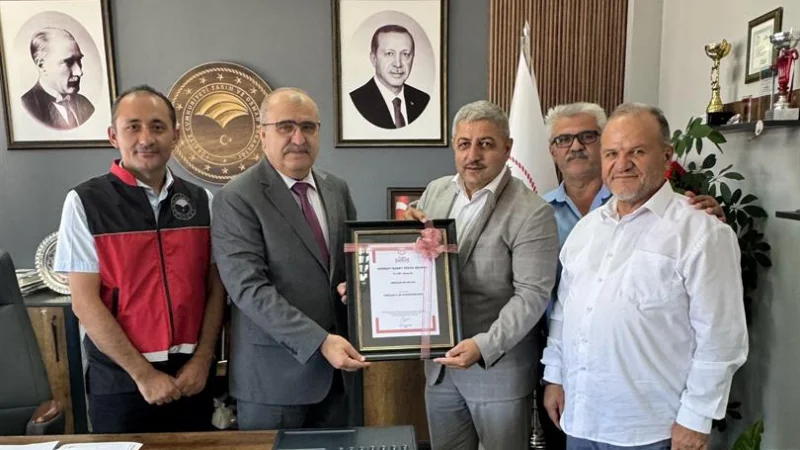 Zonguldak Kestane Balı'nın Coğrafi İşaret Tescil Belgesi İl Tarım ve Orman Müdürlüğü'ne Teslim Edildi
