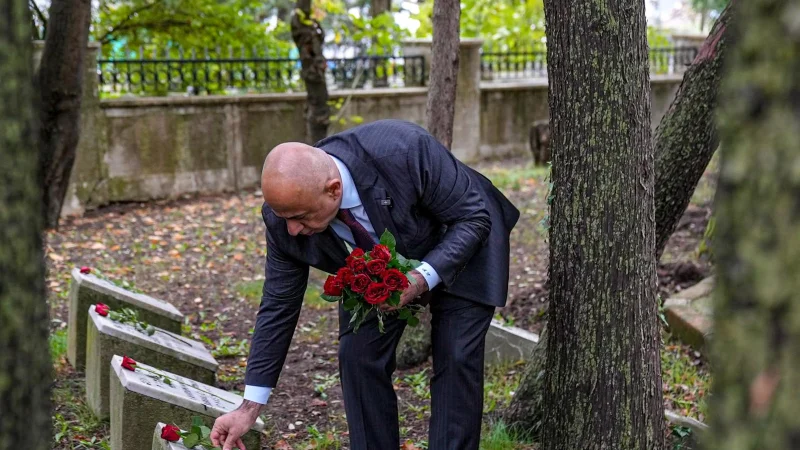 Arnavutköy'de Cumhuriyet'in 103. Yıl Dönümünde Şehitlik Ziyareti Gerçekleştirildi