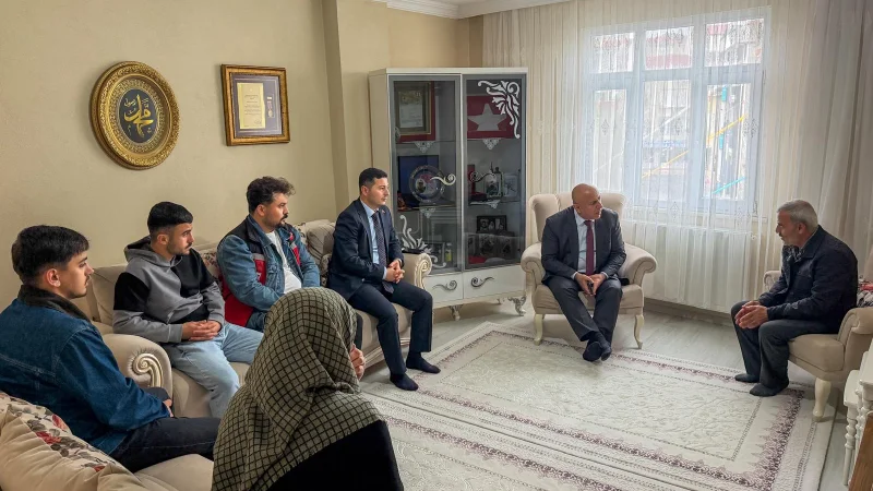 Arnavutköy'de Şehit Ailesine Vefa Ziyareti