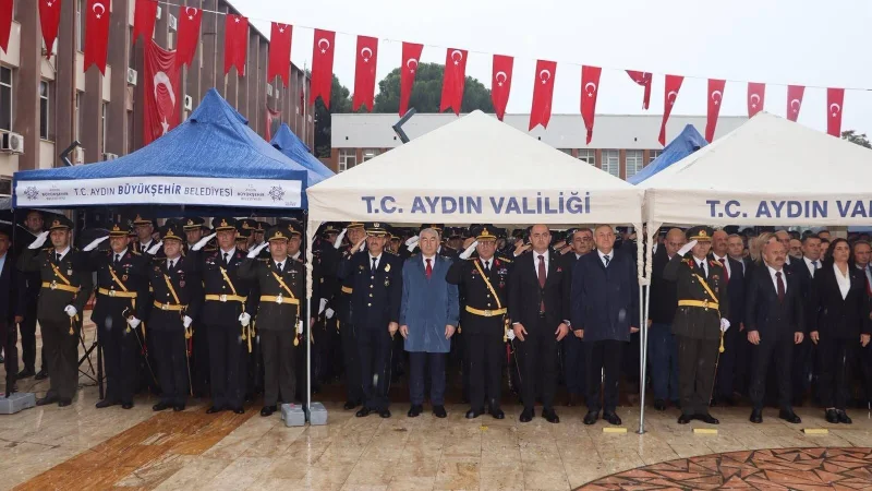 Aydın'da 29 Ekim Cumhuriyet Bayramı Coşkusu: Atatürk Anıtı'na Çelenk Sunuldu
