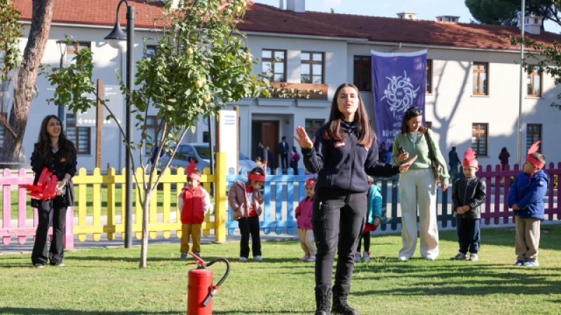 Aydın'daki Çocuk Gelişim Merkezleri'nde Miniklere İtfaiye Eğitimi Verildi