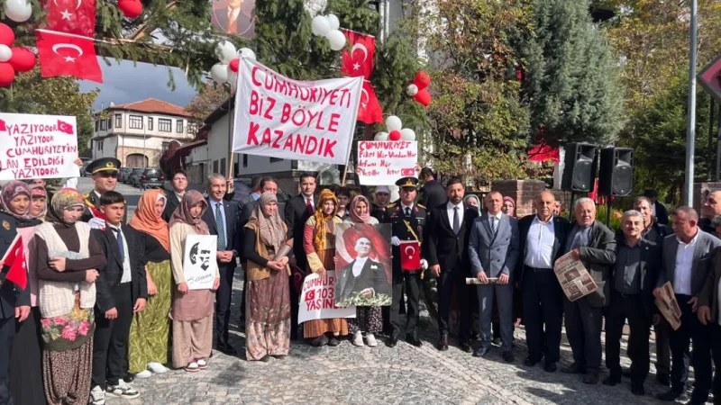 Beypazarı'nda 29 Ekim Cumhuriyet Bayramı Korteji ve Sergi Açılışları Gerçekleştirildi