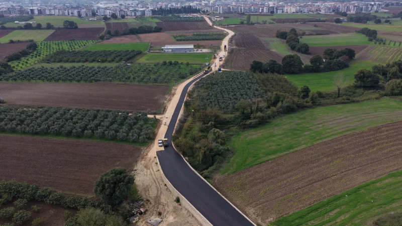 Bursa'da altyapı çalışmalarının tamamlandığı güzergâhlarda asfaltlamalar sürüyor