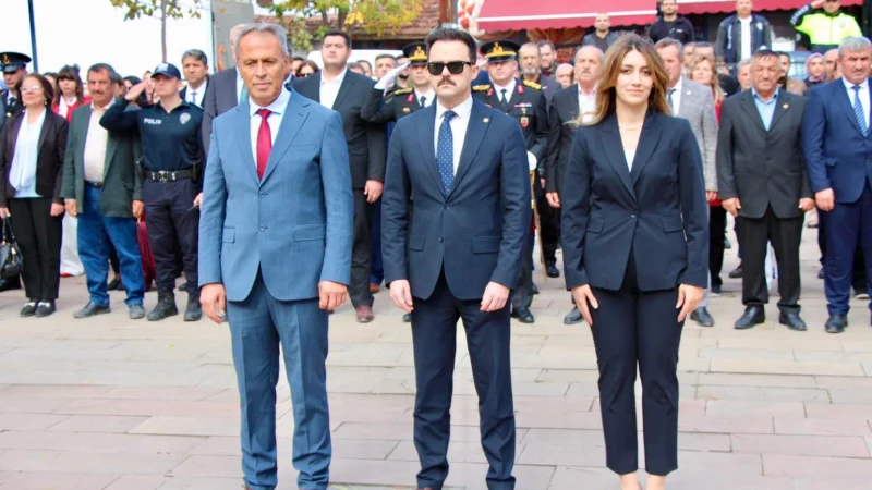 Çerkeş'te 29 Ekim Cumhuriyet Bayramı Kutlamaları Çelenk Sunma Töreniyle Başladı