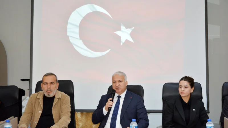 Ceyhan'da Muhtarlar ve Kurum Amirleri Toplantısı Gerçekleştirildi