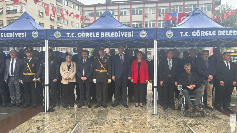 Görele'de 29 Ekim Cumhuriyet Bayramı Çelenk Sunma Töreniyle Başladı