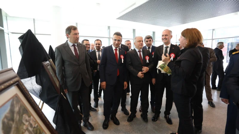 İnegöl'de Cumhuriyet Coşkusu Goblen Sanatıyla Sanatseverlerle Buluştu