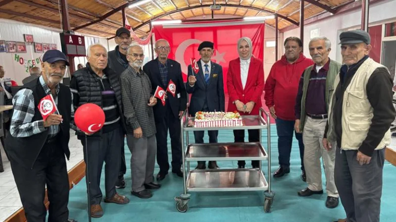 Isparta'da Huzurevi Sakinleri Cumhuriyet Coşkusunu Birlikte Yaşadı