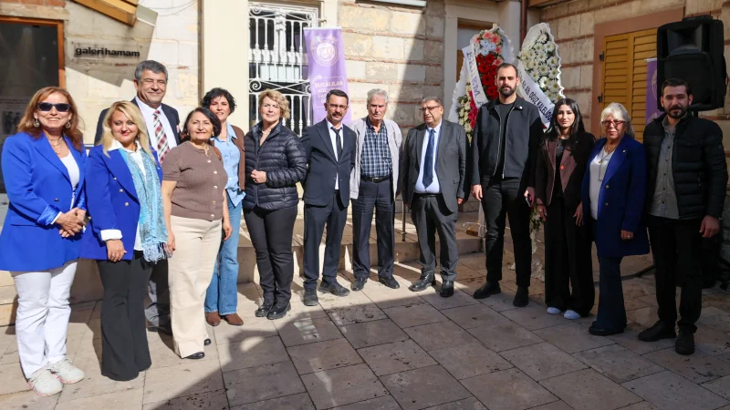 İzmir'in Buca İlçesinde Tarihi Yapı 'Galeri Hamam' Olarak Sanatseverlerle Buluştu