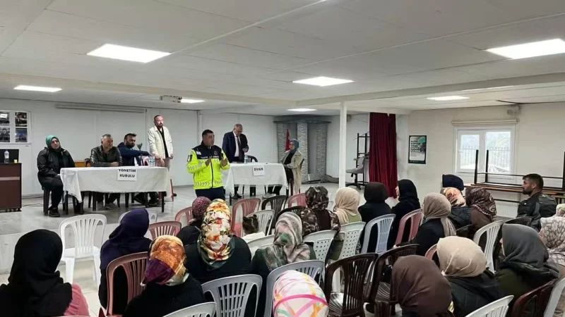 Kabataş'ta Velilere Yönelik Trafik ve Servis Güvenliği Semineri Düzenlendi