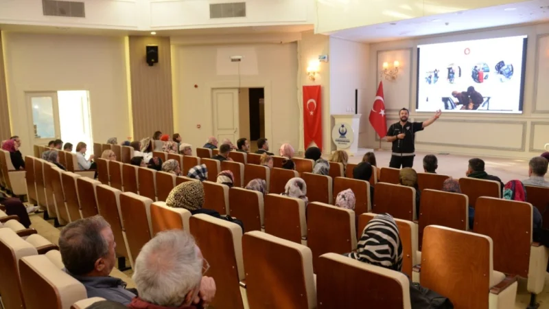 Kahramankazan'da Bağımlılıkla Mücadele ve Farkındalık Semineri Düzenlendi