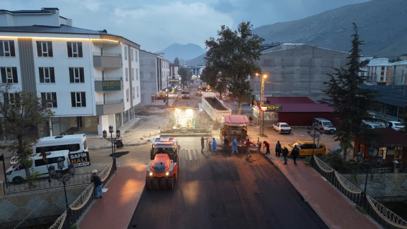 Kahramanmaraş'ta Dulkadiroğlu Caddesi Asfaltla Yenilendi
