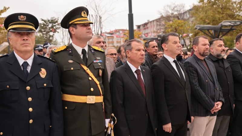 Kapaklı'da 29 Ekim Cumhuriyet Bayramı Çelenk Sunma Töreni Düzenlendi