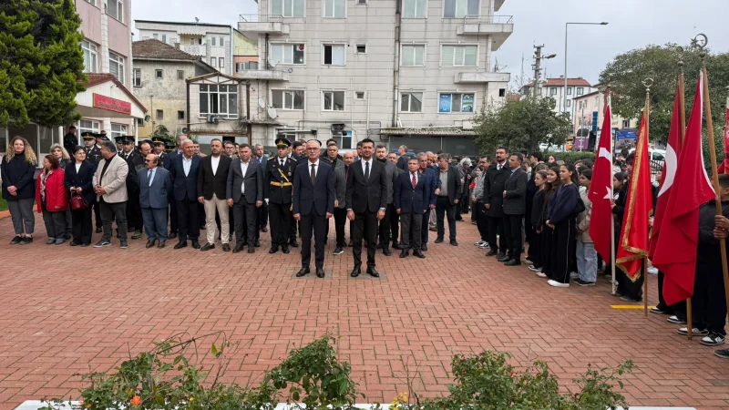 Kaynarca'da 29 Ekim Cumhuriyet Bayramı Çelenk Sunma Töreni Düzenlendi