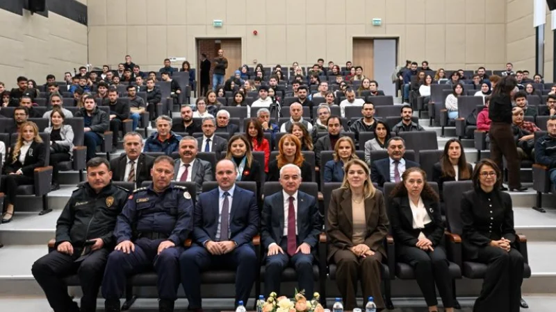 Kırklareli'de Cumhuriyetin 103. Yılına Özel Bilim ve Eğitim Paneli