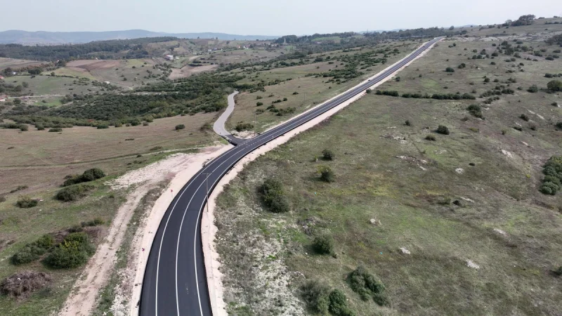 Kocaeli'de Akçaova Grup Yolu'nun 9,7 kilometrelik kısmı yenilendi