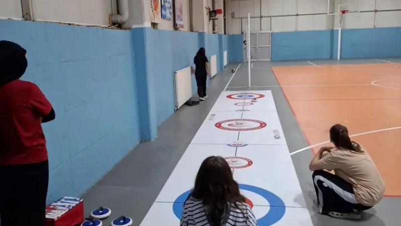 Konya'da Çocuklar 29 Ekim Cumhuriyet Bayramı'nı Floor Curling Turnuvası ile Kutlayacak