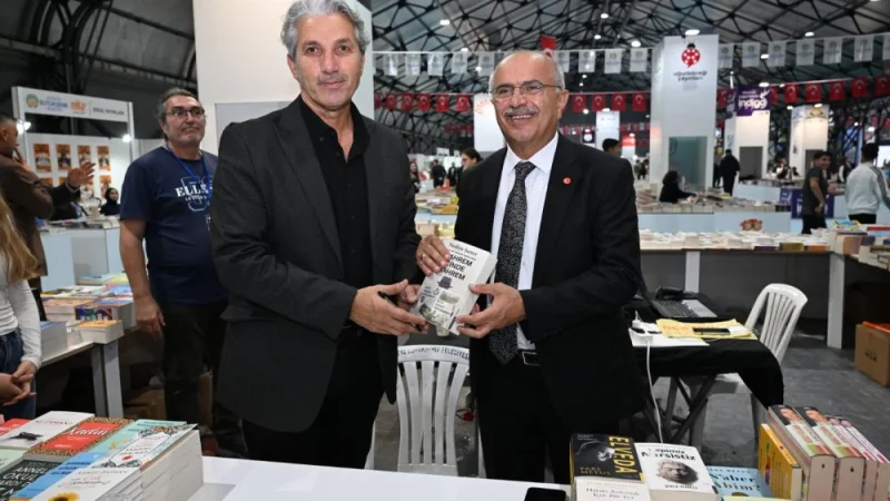 Malatya'da 12. Kitap Fuarı yoğun ilgi görüyor: Beş günde 100 bin ziyaretçi