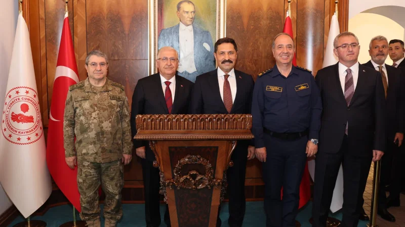 Millî Savunma Bakanı Yaşar Güler İskenderun'da Sancak Tevdi Töreni'ne Katıldı