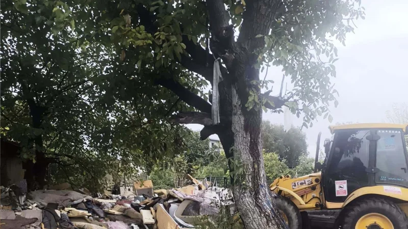 Nilüfer'de Çevre Kirliliğine Neden Olan Çadırlar Kaldırıldı