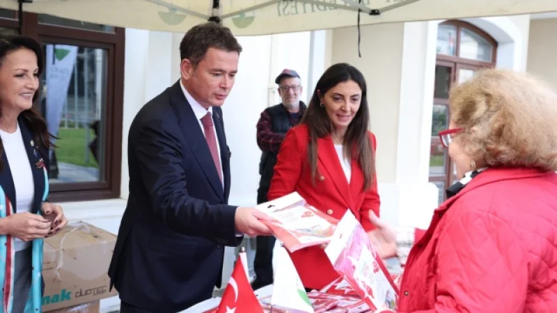 Osmangazi'de 29 Ekim Kapsamında Yıpranan Türk Bayrakları Yenileriyle Değiştirildi