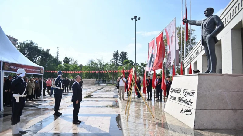 Osmaniye'de 29 Ekim Cumhuriyet Bayramı Kutlamaları Atatürk Anıtı'ndaki Çelenk Töreniyle Başladı
