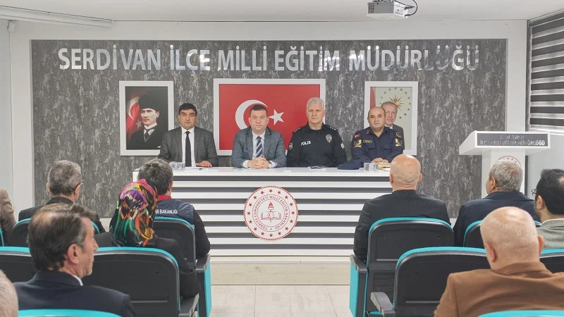 Serdivan'da Ekim Ayı Muhtarlar ve Güvenlik Toplantısı Gerçekleştirildi