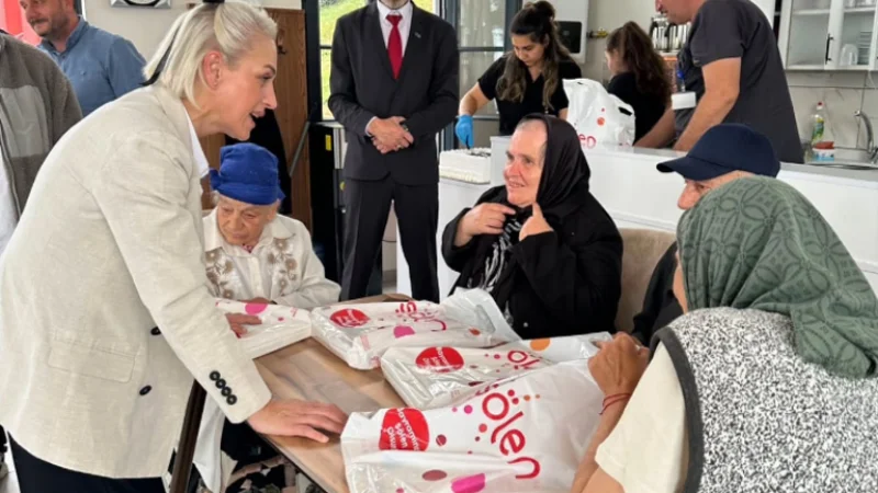 Trabzon'da Huzurevi Sakinleri İçin Ekim Ayı Doğum Günü Kutlaması