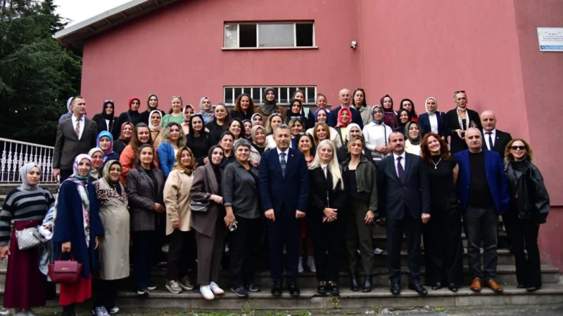 Trabzon'da 'Türkiye Yüzyılı Maarif Modeli' Aile Konferansı Düzenlendi