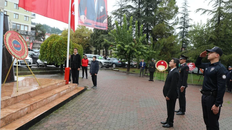 Acıpayam'da 29 Ekim Cumhuriyet Bayramı Çelenk Sunma Töreni Gerçekleştirildi