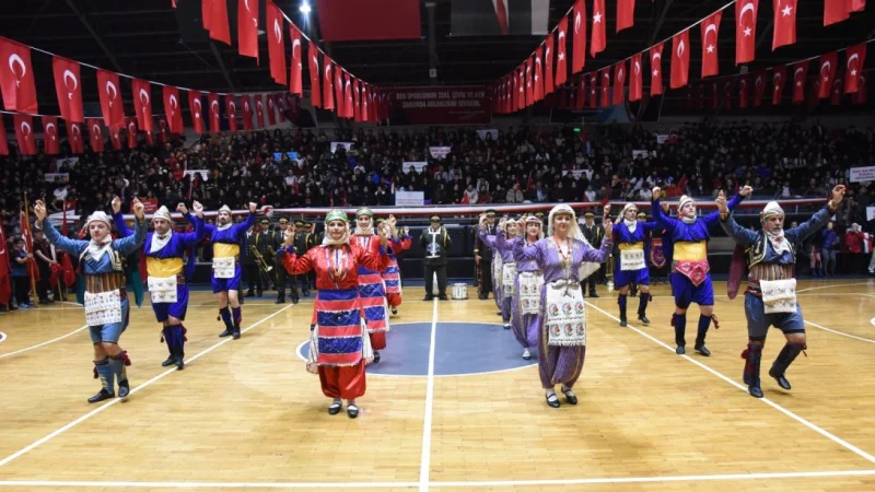 Balıkesir'de Cumhuriyet Bayramı Coşkusu: 103. Yıl Törenlerle Kutlandı