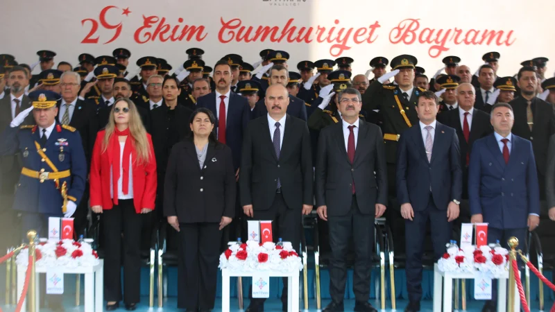 Batman'da 29 Ekim Cumhuriyet Bayramı'nın 103. Yıl Dönümü Coşkuyla Kutlandı