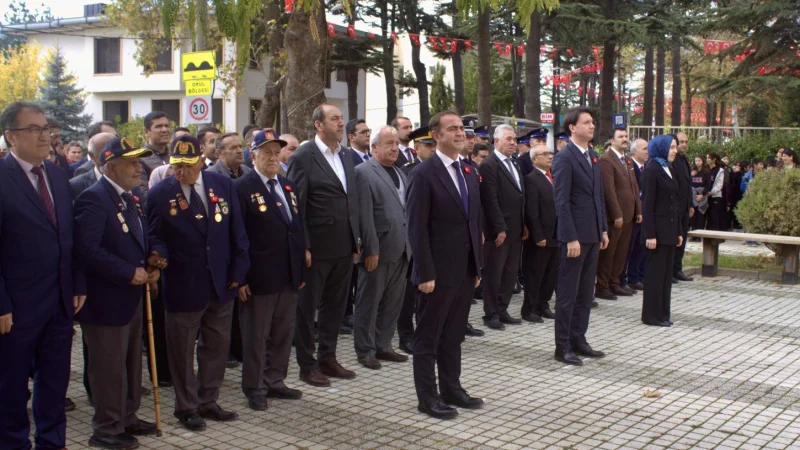 Bursa Keles'te 29 Ekim Cumhuriyet Bayramı Çelenk Sunma Töreni Düzenlendi