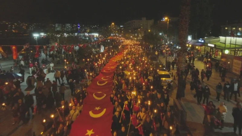 Çanakkale'de Cumhuriyet'in 103. Yılı Fener Alayı ile Kutlandı