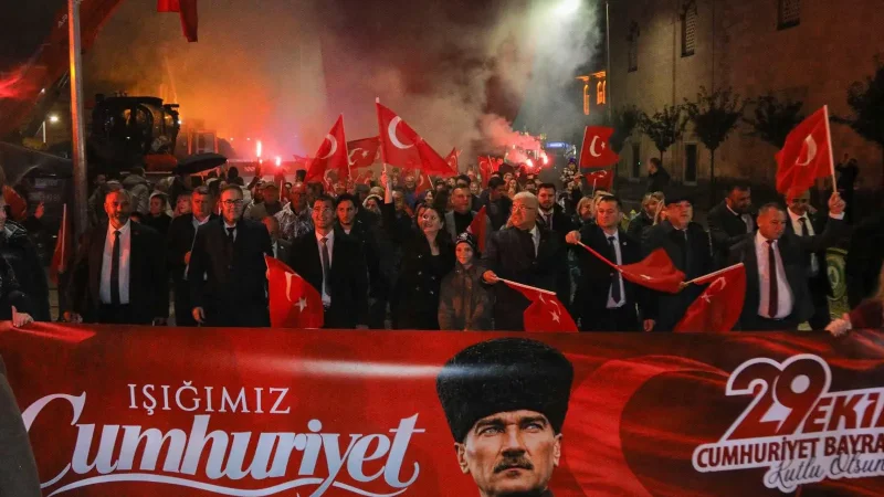 Edirne'de Fener Alayı ve Konsere Yağmur Engeli Olamadı